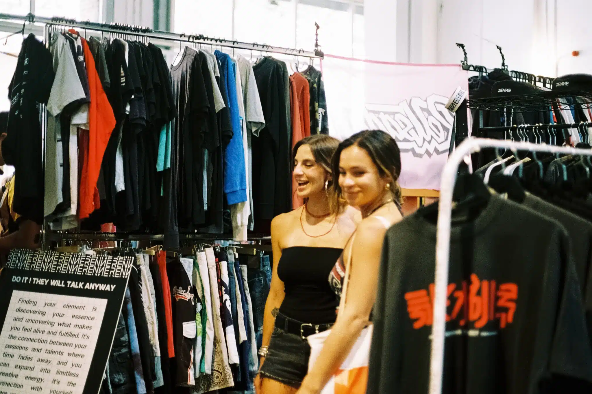 7798 – 2024.7.15 – Naomi Dangertapes – Kodak Portra 800 -31